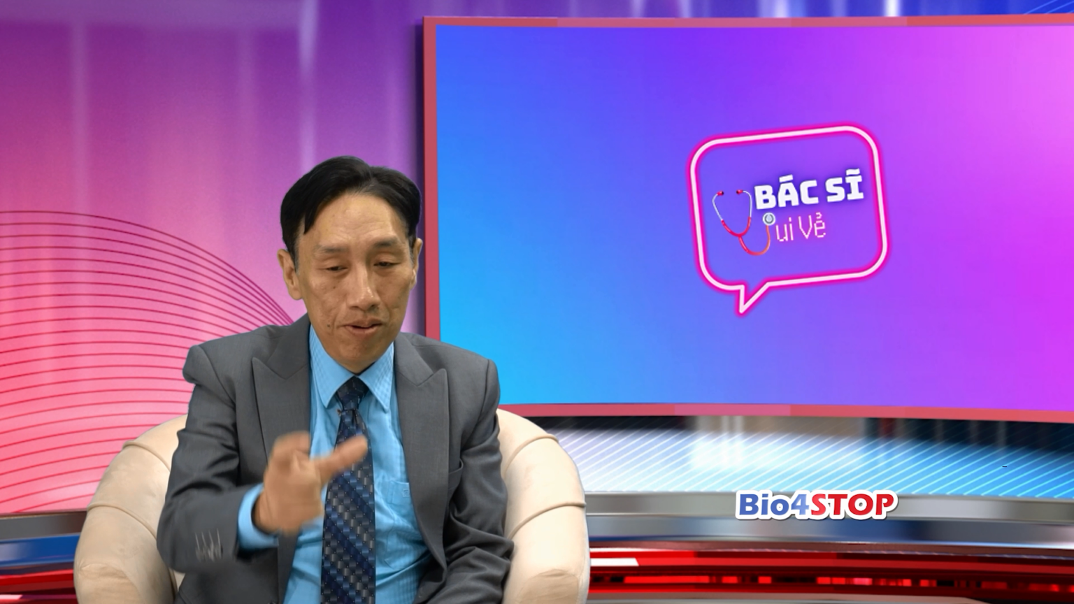 Bác sĩ vui vẻ chia sẻ những chuyện về “to gan lớn mật”.